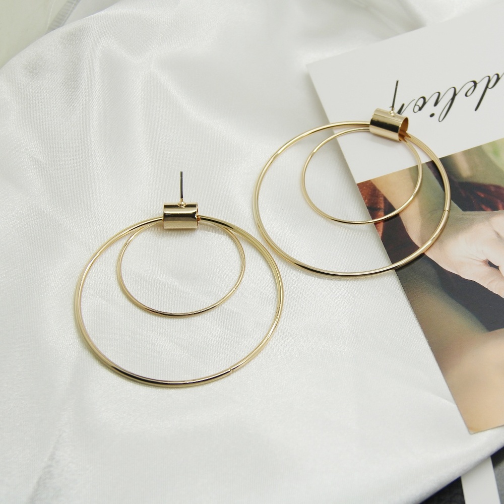 LAST ONE//Double Layer Circle Hoop Earrings - Picture 7 of 7